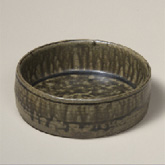 鉄釉銅鑼鉢